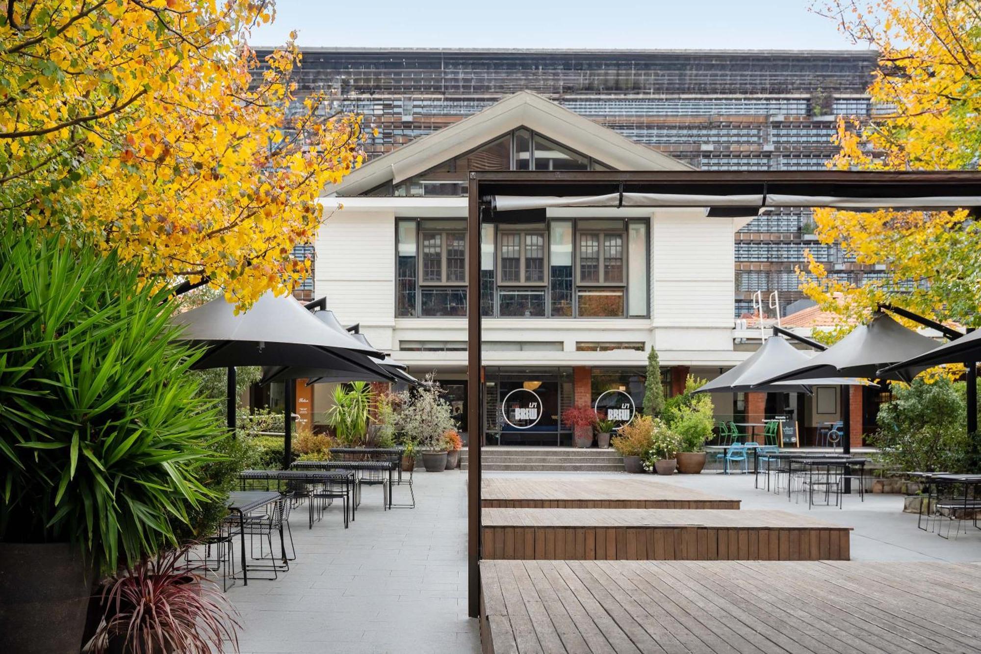 Peppers Gallery Hotel Канбера Екстериор снимка