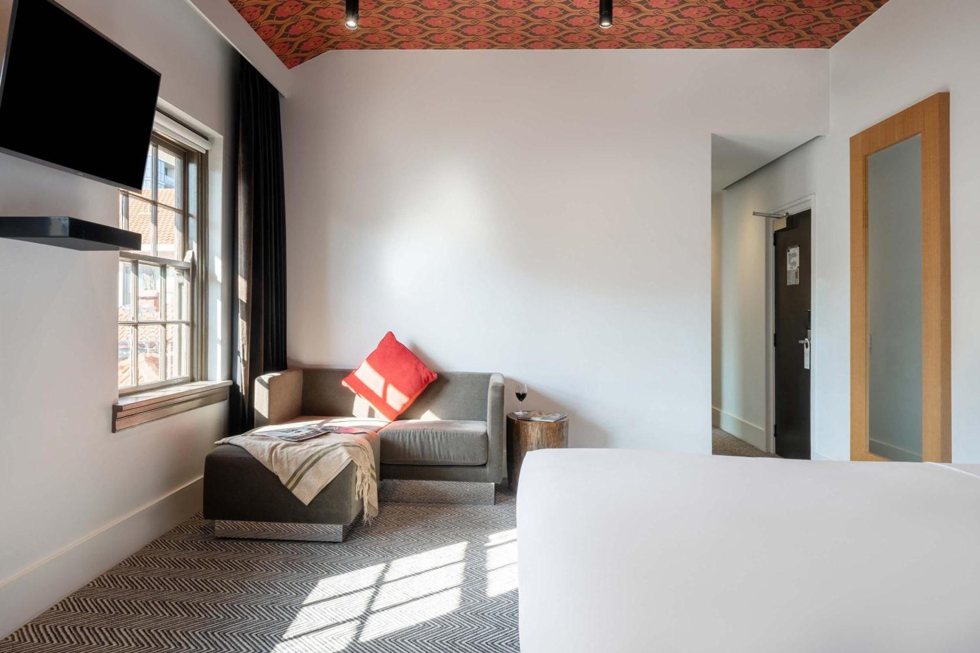 Peppers Gallery Hotel Канбера Екстериор снимка