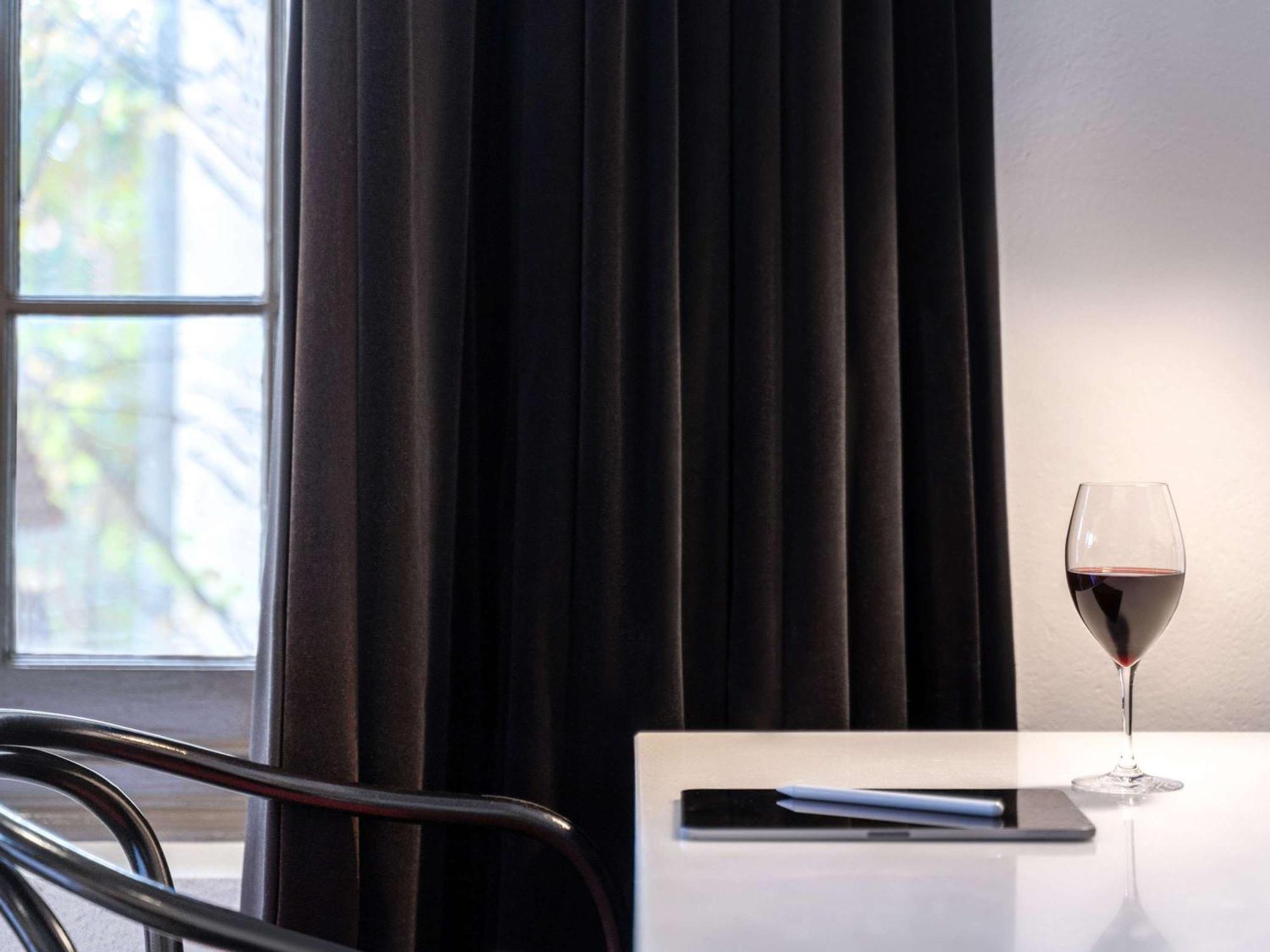 Peppers Gallery Hotel Канбера Екстериор снимка