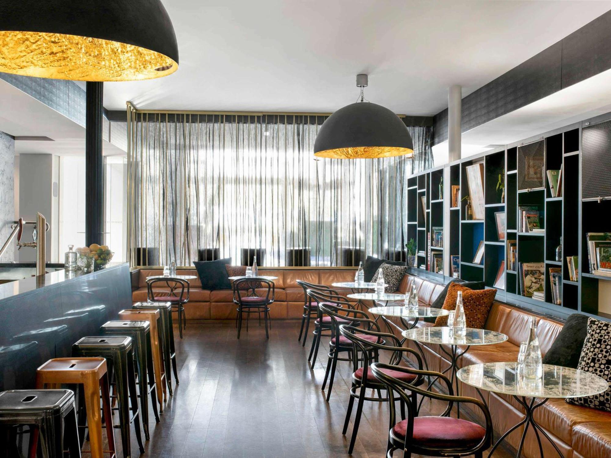 Peppers Gallery Hotel Канбера Екстериор снимка