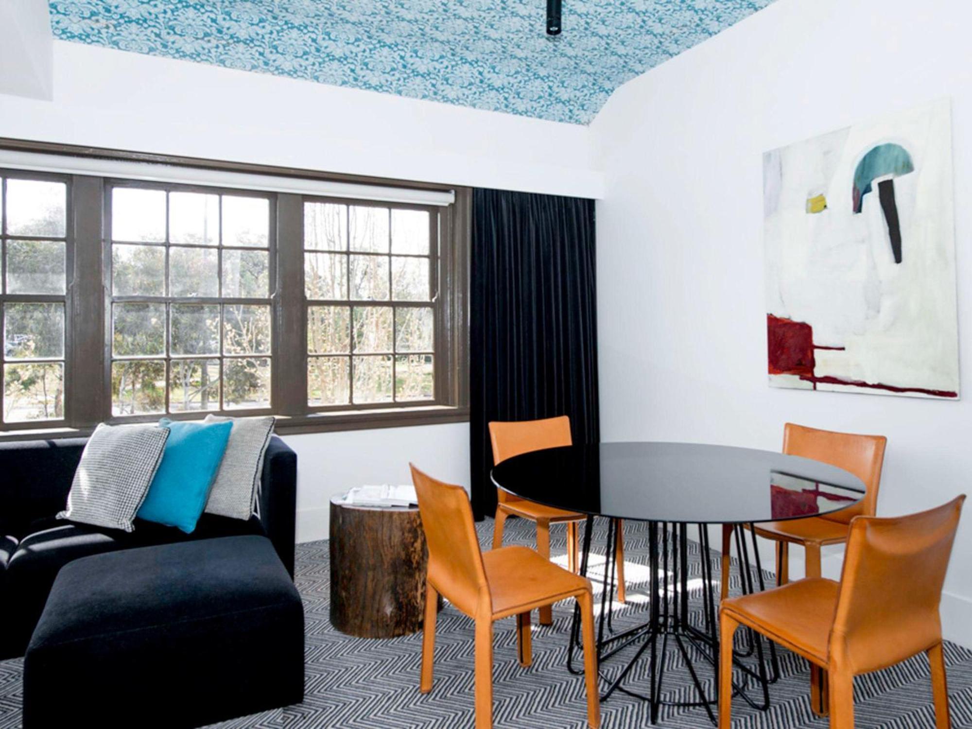 Peppers Gallery Hotel Канбера Екстериор снимка