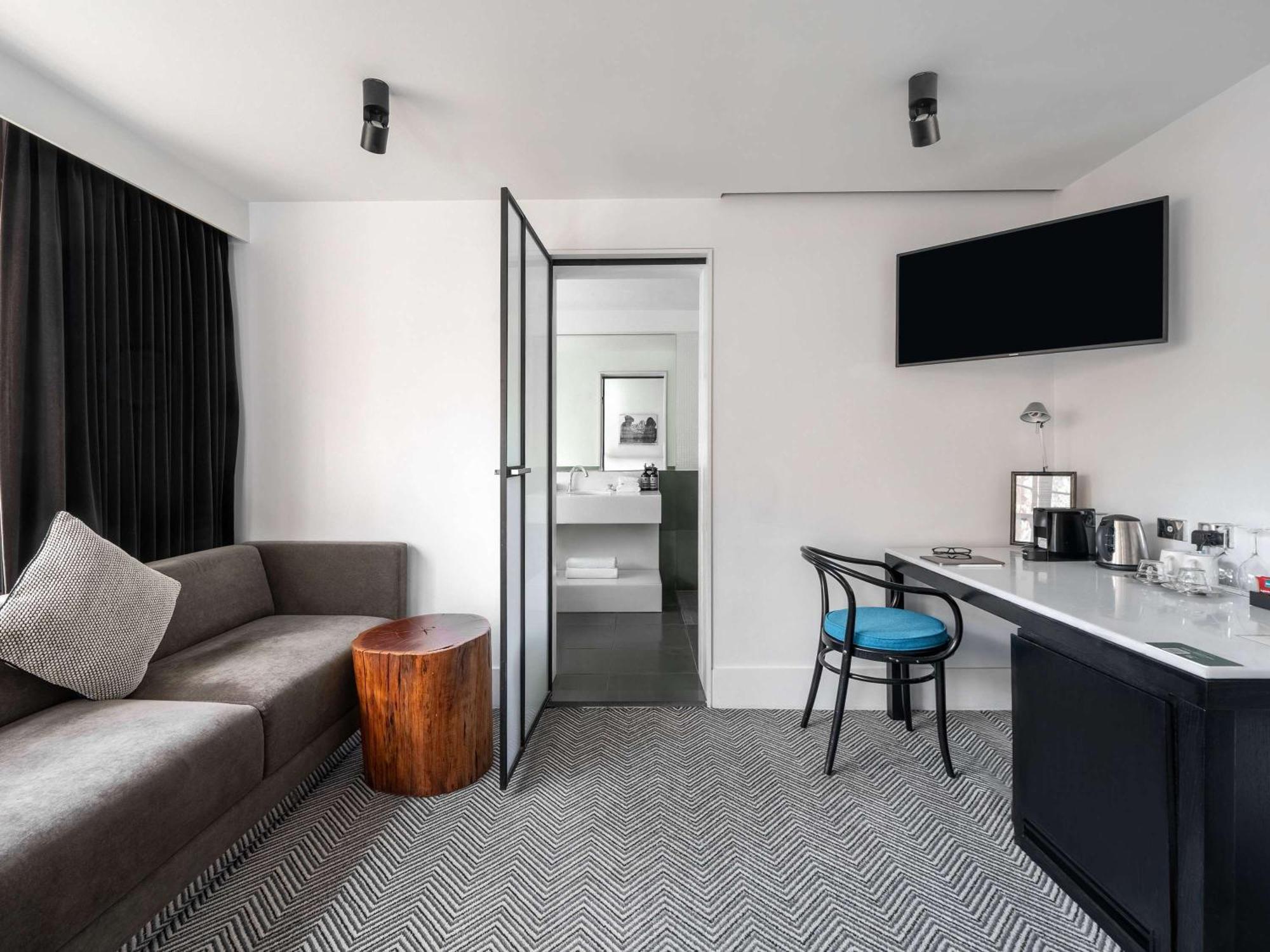 Peppers Gallery Hotel Канбера Екстериор снимка